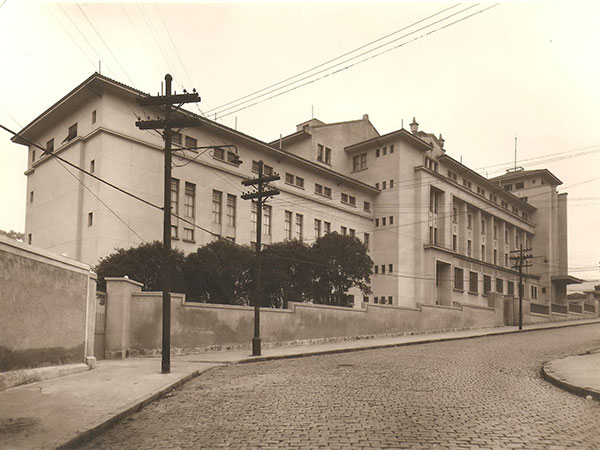 Conheça o colégio Madre Cabrini e seus espaços de incentivo a educação