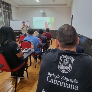 10. funcionários da educação